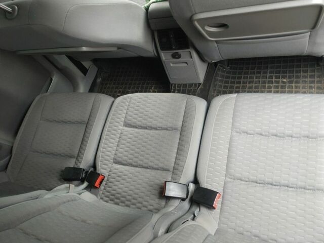 Серый Фольксваген Туран, объемом двигателя 1.4 л и пробегом 216 тыс. км за 6600 $, фото 8 на Automoto.ua