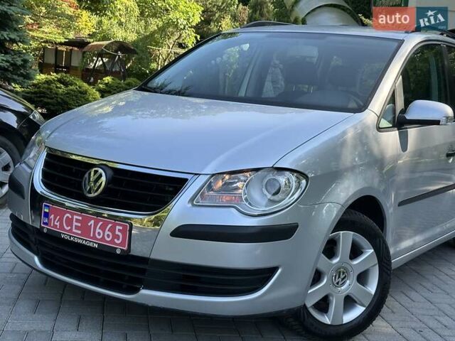 Сірий Фольксваген Туран, об'ємом двигуна 1.6 л та пробігом 230 тис. км за 6750 $, фото 23 на Automoto.ua