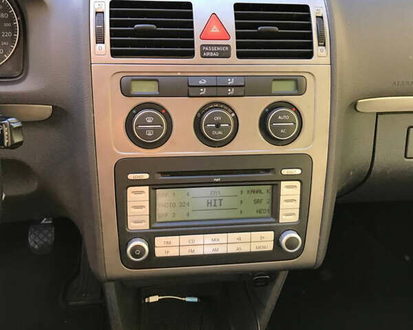 Серый Фольксваген Туран, объемом двигателя 1.4 л и пробегом 268 тыс. км за 6200 $, фото 16 на Automoto.ua