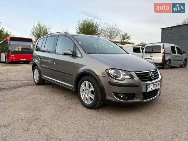 Серый Фольксваген Туран, объемом двигателя 1.39 л и пробегом 257 тыс. км за 7100 $, фото 16 на Automoto.ua