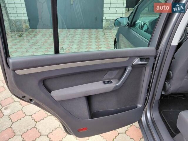 Серый Фольксваген Туран, объемом двигателя 1.6 л и пробегом 196 тыс. км за 7499 $, фото 20 на Automoto.ua