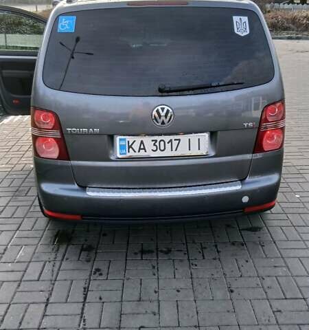 Серый Фольксваген Туран, объемом двигателя 1.4 л и пробегом 278 тыс. км за 6000 $, фото 9 на Automoto.ua