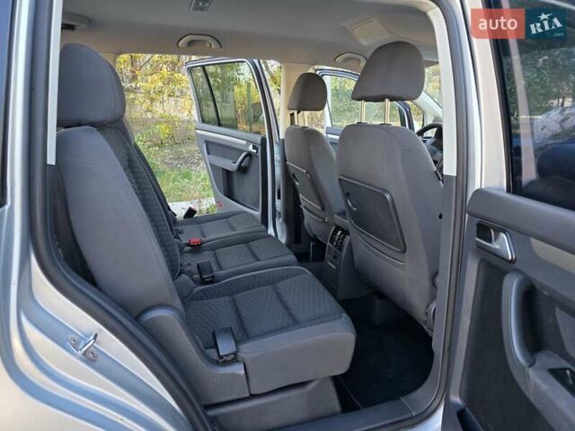 Серый Фольксваген Туран, объемом двигателя 1.6 л и пробегом 225 тыс. км за 6700 $, фото 32 на Automoto.ua