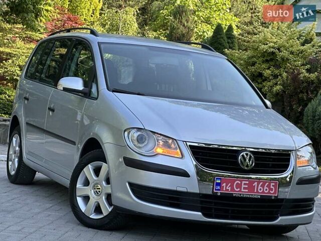 Сірий Фольксваген Туран, об'ємом двигуна 1.6 л та пробігом 230 тис. км за 6750 $, фото 39 на Automoto.ua