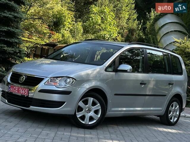 Сірий Фольксваген Туран, об'ємом двигуна 1.6 л та пробігом 230 тис. км за 6750 $, фото 17 на Automoto.ua
