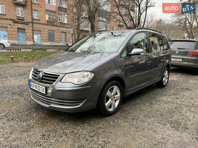 Сірий Фольксваген Туран, об'ємом двигуна 1.39 л та пробігом 208 тис. км за 7200 $, фото 7 на Automoto.ua