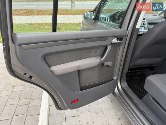 Сірий Фольксваген Туран, об'ємом двигуна 1.4 л та пробігом 187 тис. км за 6650 $, фото 31 на Automoto.ua