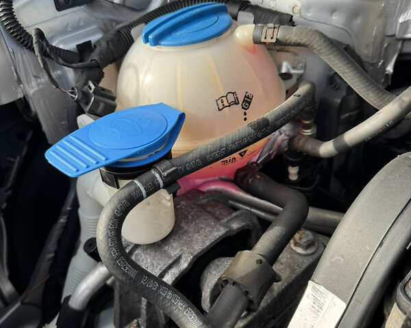 Серый Фольксваген Туран, объемом двигателя 1.6 л и пробегом 199 тыс. км за 7699 $, фото 51 на Automoto.ua