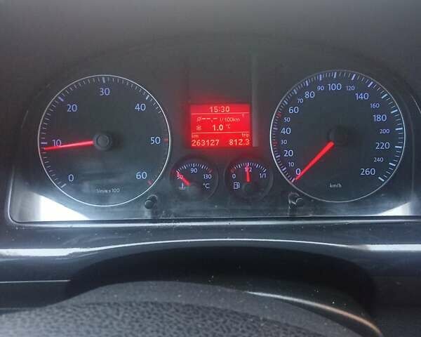 Серый Фольксваген Туран, объемом двигателя 1.9 л и пробегом 263 тыс. км за 7700 $, фото 11 на Automoto.ua