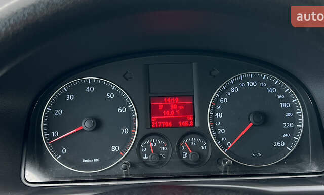 Серый Фольксваген Туран, объемом двигателя 1.6 л и пробегом 217 тыс. км за 8200 $, фото 88 на Automoto.ua