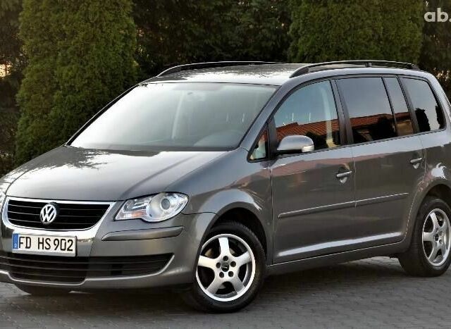 Серый Фольксваген Туран, объемом двигателя 0 л и пробегом 227 тыс. км за 2000 $, фото 1 на Automoto.ua