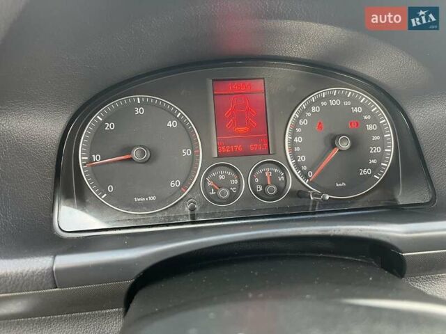 Фольксваген Туран 2007 в Бучаче на Automoto.ua Серый Фольксваген Туран, объемом двигателя 1.9 л и пробегом 352 тыс. км за 6300 $, фото 11 на Automoto.ua