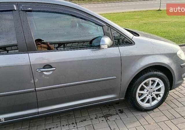 Серый Фольксваген Туран, объемом двигателя 1.4 л и пробегом 277 тыс. км за 6300 $, фото 4 на Automoto.ua