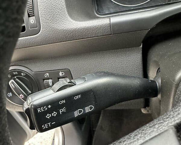 Серый Фольксваген Туран, объемом двигателя 1.6 л и пробегом 215 тыс. км за 6800 $, фото 28 на Automoto.ua