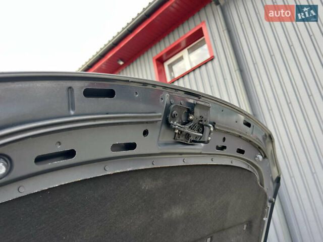 Серый Фольксваген Туран, объемом двигателя 1.6 л и пробегом 217 тыс. км за 8200 $, фото 81 на Automoto.ua