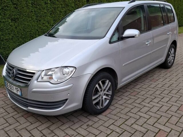 Сірий Фольксваген Туран, об'ємом двигуна 1.9 л та пробігом 224 тис. км за 8990 $, фото 1 на Automoto.ua