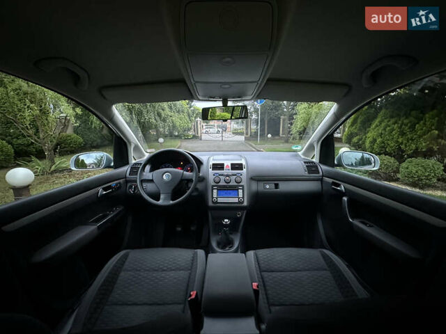 Серый Фольксваген Туран, объемом двигателя 1.6 л и пробегом 211 тыс. км за 7450 $, фото 41 на Automoto.ua