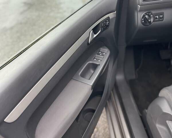 Сірий Фольксваген Туран, об'ємом двигуна 1.4 л та пробігом 205 тис. км за 6950 $, фото 29 на Automoto.ua