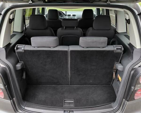 Серый Фольксваген Туран, объемом двигателя 1.4 л и пробегом 182 тыс. км за 7850 $, фото 30 на Automoto.ua