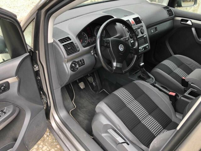 Сірий Фольксваген Туран, об'ємом двигуна 1.4 л та пробігом 240 тис. км за 5900 $, фото 8 на Automoto.ua