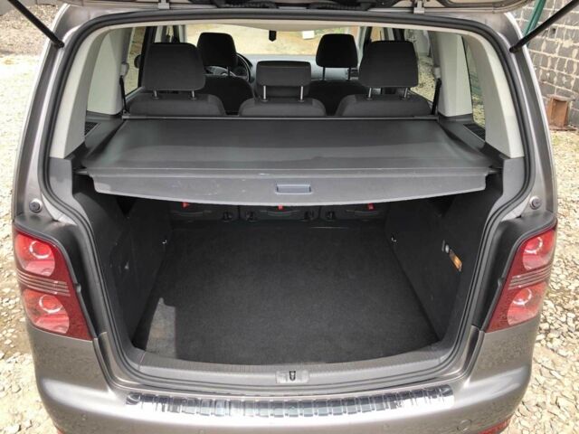 Сірий Фольксваген Туран, об'ємом двигуна 1.4 л та пробігом 240 тис. км за 5900 $, фото 5 на Automoto.ua