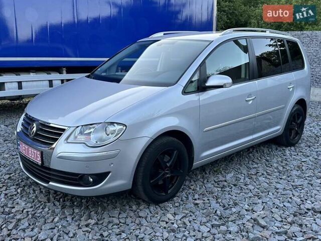 Серый Фольксваген Туран, объемом двигателя 1.4 л и пробегом 142 тыс. км за 8650 $, фото 5 на Automoto.ua