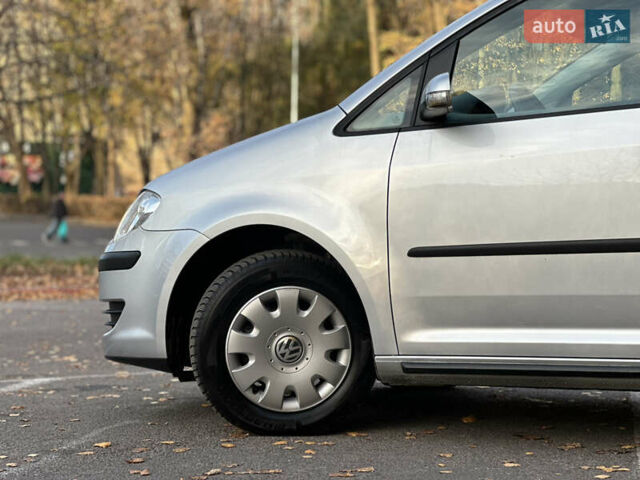 Сірий Фольксваген Туран, об'ємом двигуна 1.6 л та пробігом 196 тис. км за 8199 $, фото 16 на Automoto.ua