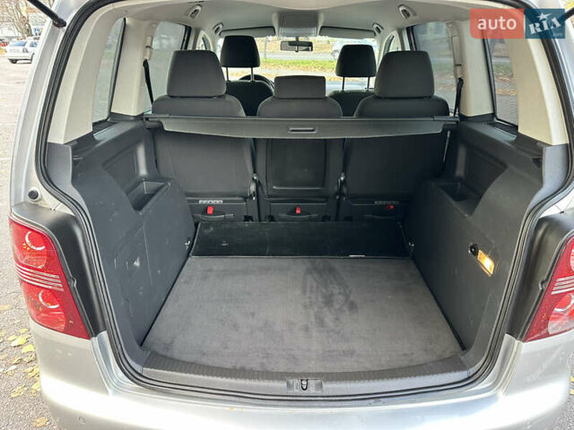 Сірий Фольксваген Туран, об'ємом двигуна 1.6 л та пробігом 196 тис. км за 8199 $, фото 34 на Automoto.ua