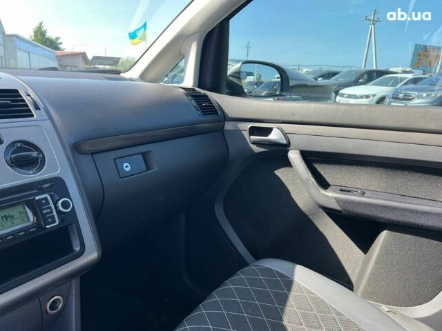 Серый Фольксваген Туран, объемом двигателя 1.6 л и пробегом 254 тыс. км за 7590 $, фото 26 на Automoto.ua