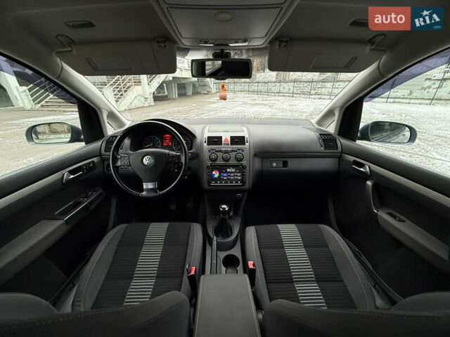 Сірий Фольксваген Туран, об'ємом двигуна 1.4 л та пробігом 189 тис. км за 7400 $, фото 26 на Automoto.ua