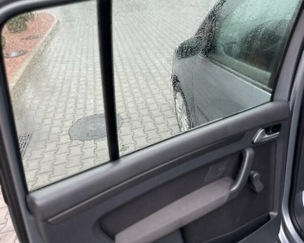 Серый Фольксваген Туран, объемом двигателя 1.4 л и пробегом 240 тыс. км за 6800 $, фото 14 на Automoto.ua