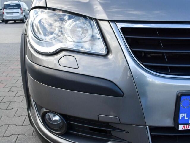 Сірий Фольксваген Туран, об'ємом двигуна 2 л та пробігом 264 тис. км за 5000 $, фото 7 на Automoto.ua