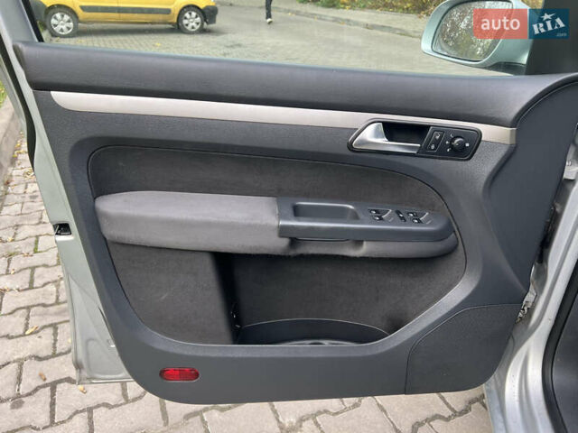 Сірий Фольксваген Туран, об'ємом двигуна 1.4 л та пробігом 193 тис. км за 6500 $, фото 70 на Automoto.ua