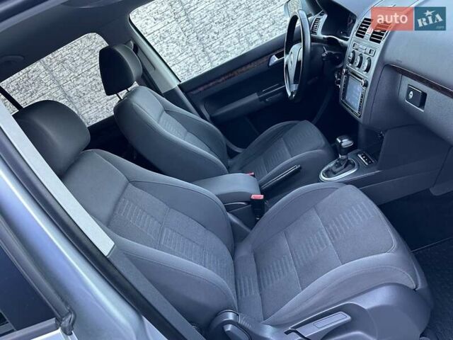 Серый Фольксваген Туран, объемом двигателя 1.4 л и пробегом 142 тыс. км за 8650 $, фото 81 на Automoto.ua