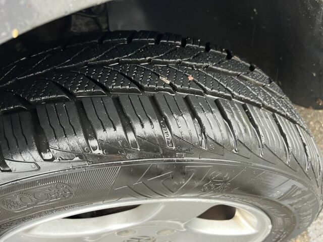 Серый Фольксваген Туран, объемом двигателя 1.9 л и пробегом 258 тыс. км за 3963 $, фото 6 на Automoto.ua