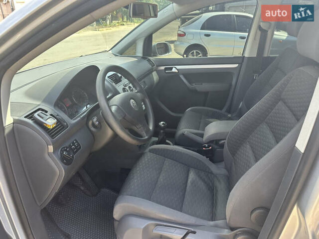 Сірий Фольксваген Туран, об'ємом двигуна 1.39 л та пробігом 216 тис. км за 6500 $, фото 10 на Automoto.ua