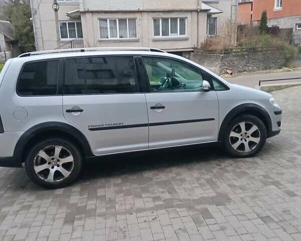 Сірий Фольксваген Туран, об'ємом двигуна 1.4 л та пробігом 255 тис. км за 7200 $, фото 1 на Automoto.ua