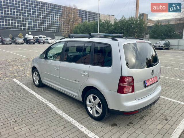 Серый Фольксваген Туран, объемом двигателя 1.6 л и пробегом 220 тыс. км за 8600 $, фото 16 на Automoto.ua