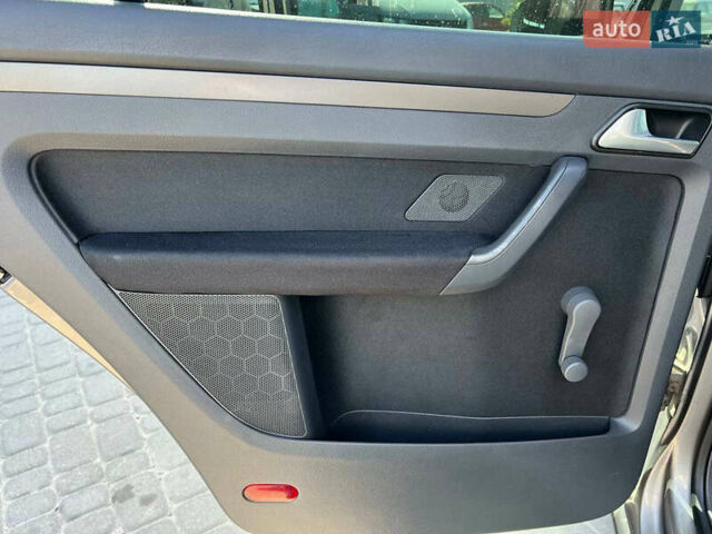 Сірий Фольксваген Туран, об'ємом двигуна 1.6 л та пробігом 254 тис. км за 7590 $, фото 30 на Automoto.ua