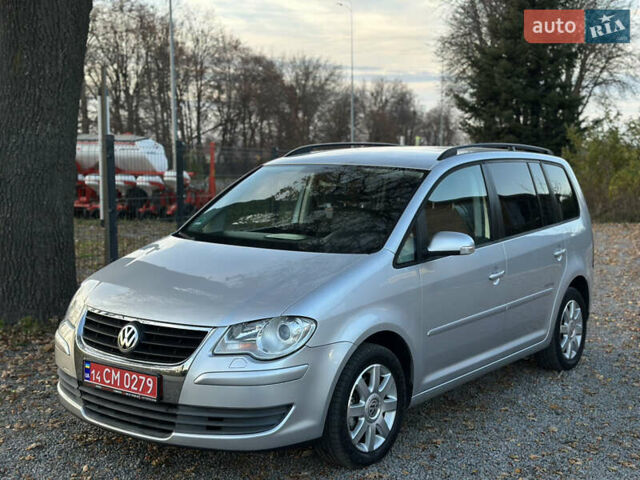 Серый Фольксваген Туран, объемом двигателя 1.6 л и пробегом 236 тыс. км за 8200 $, фото 8 на Automoto.ua