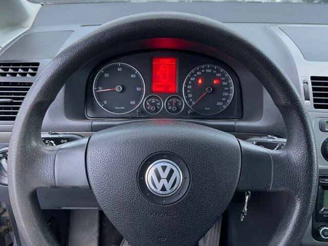 Серый Фольксваген Туран, объемом двигателя 1.9 л и пробегом 237 тыс. км за 6700 $, фото 8 на Automoto.ua