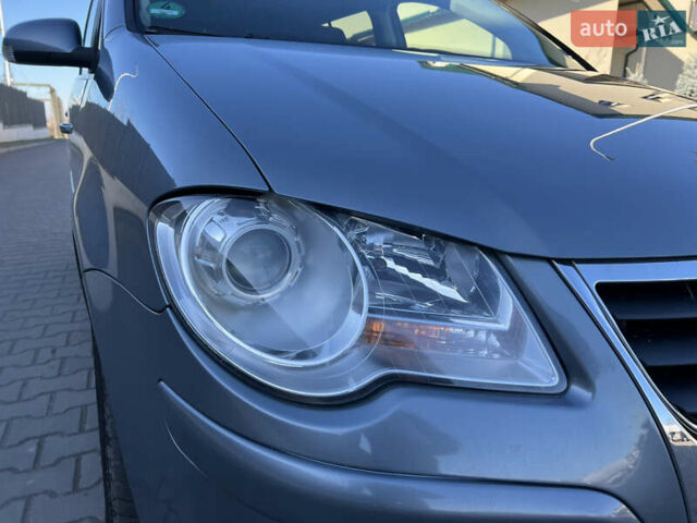 Серый Фольксваген Туран, объемом двигателя 1.4 л и пробегом 188 тыс. км за 6000 $, фото 30 на Automoto.ua