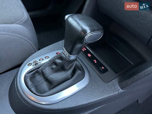 Серый Фольксваген Туран, объемом двигателя 1.4 л и пробегом 142 тыс. км за 8650 $, фото 86 на Automoto.ua