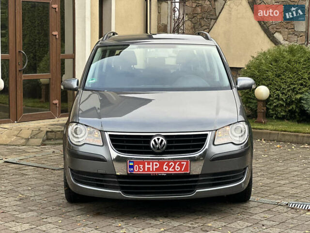 Серый Фольксваген Туран, объемом двигателя 1.6 л и пробегом 210 тыс. км за 7350 $, фото 18 на Automoto.ua