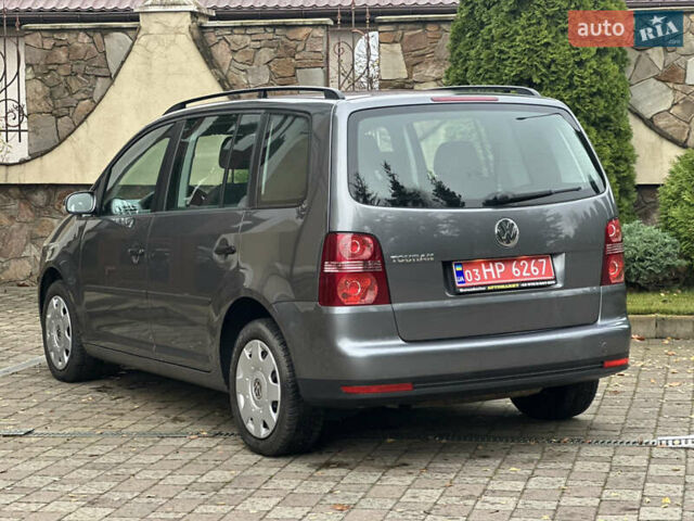 Серый Фольксваген Туран, объемом двигателя 1.6 л и пробегом 210 тыс. км за 7350 $, фото 15 на Automoto.ua