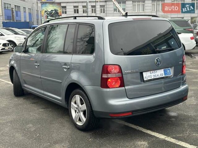 Серый Фольксваген Туран, объемом двигателя 1.39 л и пробегом 263 тыс. км за 6290 $, фото 6 на Automoto.ua