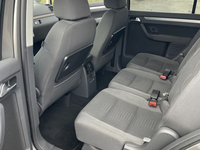 Серый Фольксваген Туран, объемом двигателя 1.4 л и пробегом 205 тыс. км за 6900 $, фото 19 на Automoto.ua