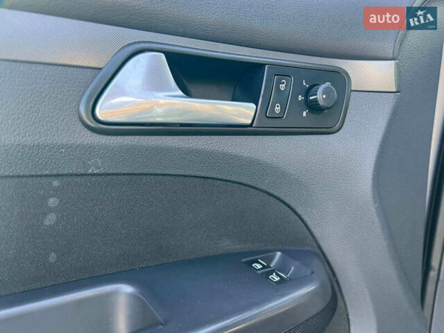 Сірий Фольксваген Туран, об'ємом двигуна 1.6 л та пробігом 254 тис. км за 7590 $, фото 15 на Automoto.ua