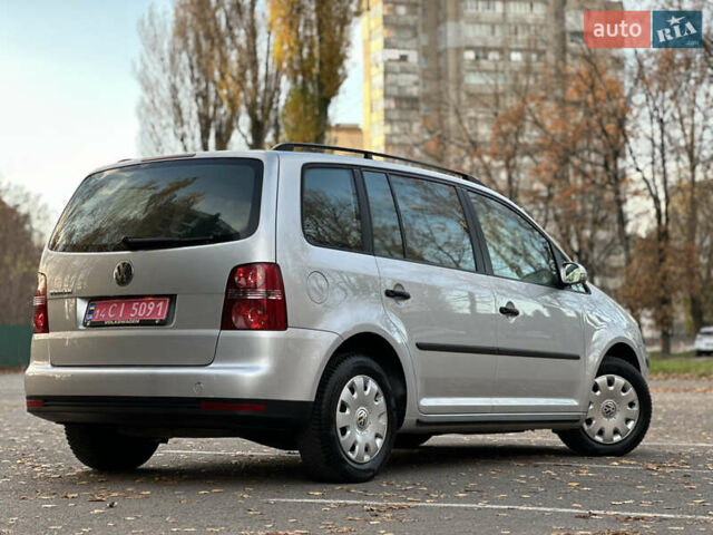 Сірий Фольксваген Туран, об'ємом двигуна 1.6 л та пробігом 196 тис. км за 8199 $, фото 14 на Automoto.ua