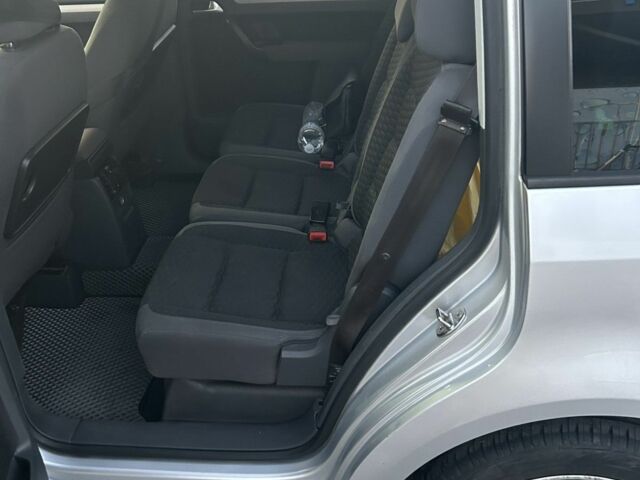 Сірий Фольксваген Туран, об'ємом двигуна 1.4 л та пробігом 210 тис. км за 7000 $, фото 4 на Automoto.ua